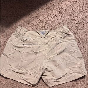 Columbia Tan Cargo Shorts Relaxed Fit
